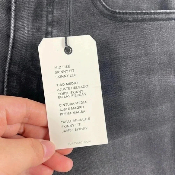 NWT  forever 21 Mid Rise Skinny Jeans 25x29 - Picture 4 of 7